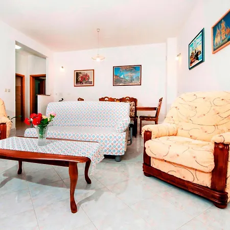 Apartment Valmare *