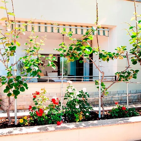 Valmare Apartment