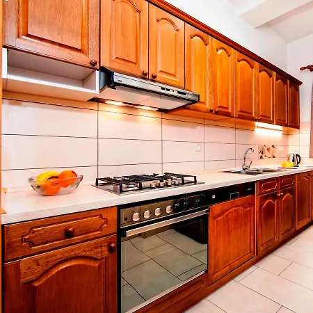 Valmare Apartment