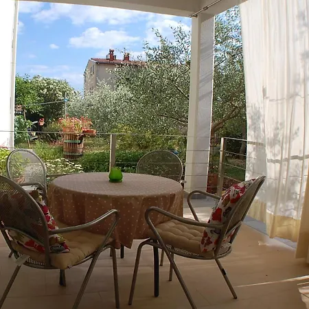 Valmare Apartment