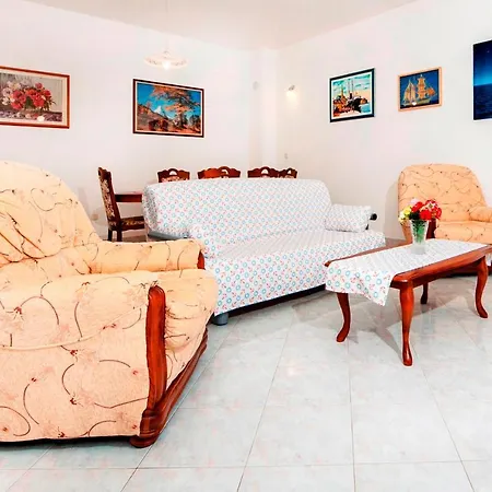 Apartment Valmare *