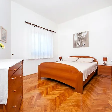 Valmare Apartment