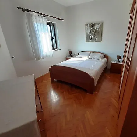 Apartment Valmare *