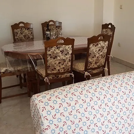 Apartment Valmare *
